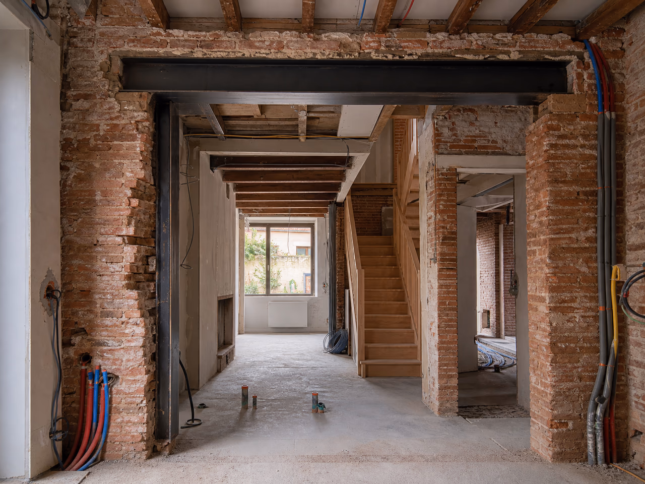 Maison de ville restructurée avec ouverture de mur porteur à Toulouse